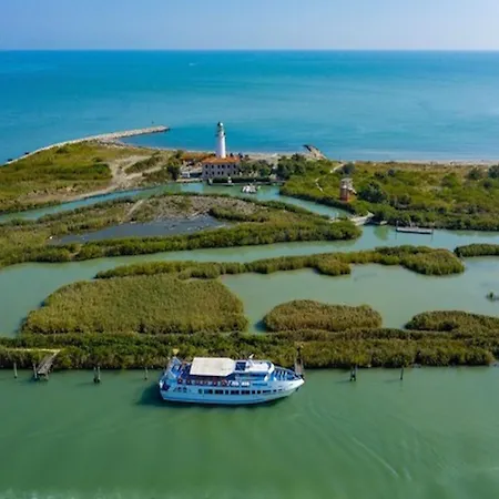 Bright Surrounded By Greenery * Rosolina Mare