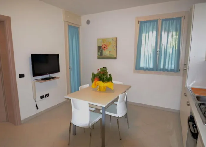 Bright Surrounded By Greenery Apartman *