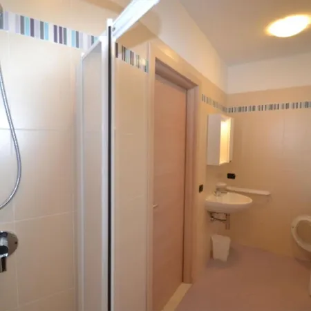 Bright Surrounded By Greenery Appartement *